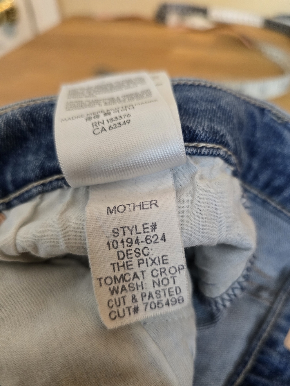 MOTHER The Pixie Tomcat Crop Jeans Size 29 Not Cut & Pasted Distressed - Picture 7 of 13